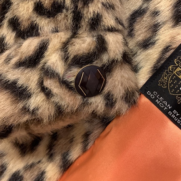 Faux Fur Leopard 🐆 Animal Print Mid-Length Vintage Coat Mob Wife Cool Buttons ✧ - Picture 9 of 15
